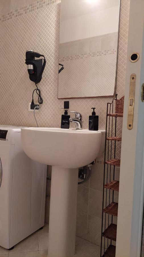 Casa Vacanze I Leoni Empoli Exteriör bild